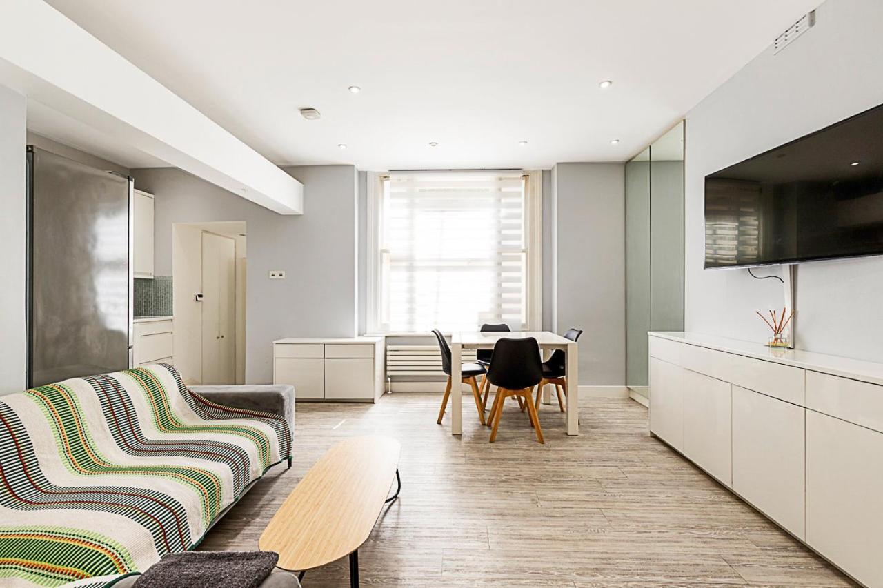 Stylish Bayswater Flat With Outdoor Space *